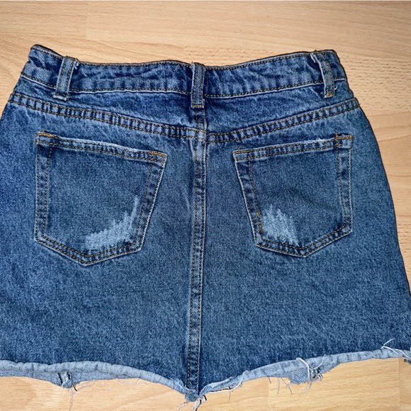 Denim mini skirt size small - Picture 3 of 6